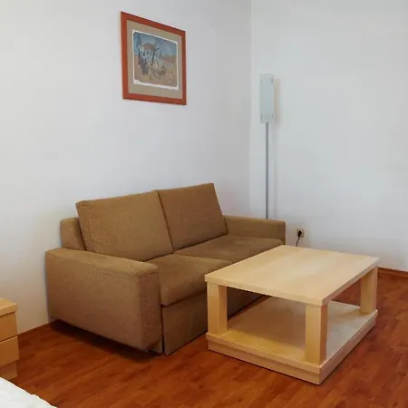 Pensión Na Ostrove 3*