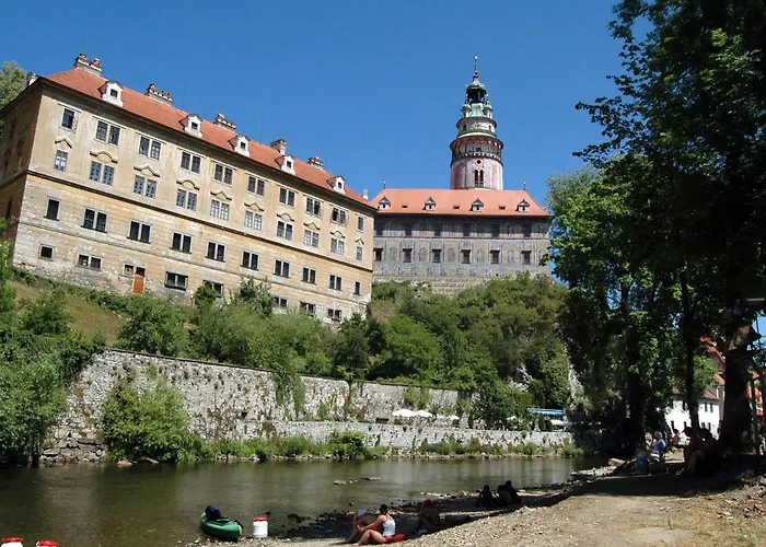招待所 盆棕纳欧斯特罗夫酒店 Český Krumlov
